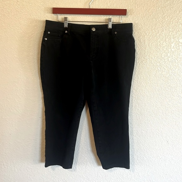 Chico’s  So Slimming Black Crop Pants Jeans Chico’s Size 2 US 12 - Picture 1 of 4